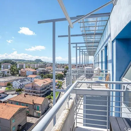Διαμέρισμα Stazione Tribunale & Universita Bright *