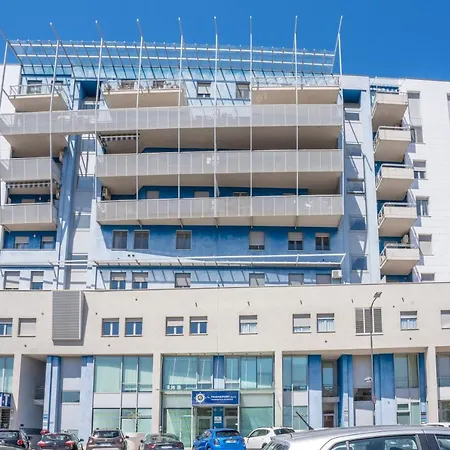 Apartment Stazione Tribunale & Universita Bright *